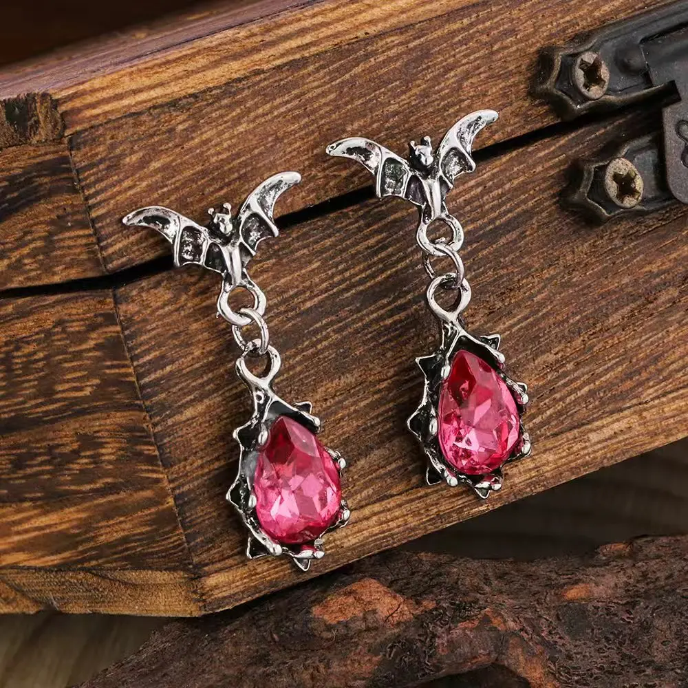 

Retro Gothic Night Bat Zircon Earrings Personality Male and Female Punk Rock Hip-Hop Earrings Halloween Jewelry
