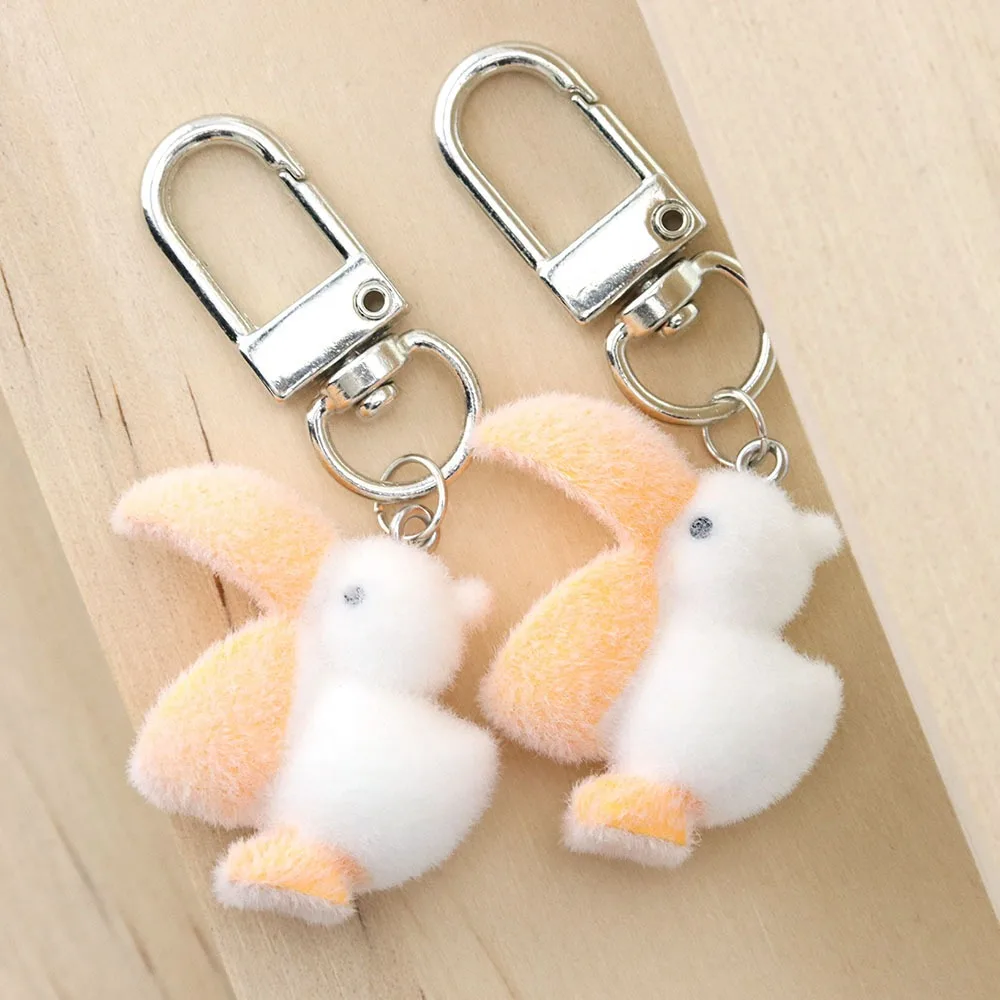 3PCS Flocked Resin Flocked Duck Keychain 3D Design Yellow White Duck Pelican Charm Pendant Style Cute Shape Cute Bag Ornament