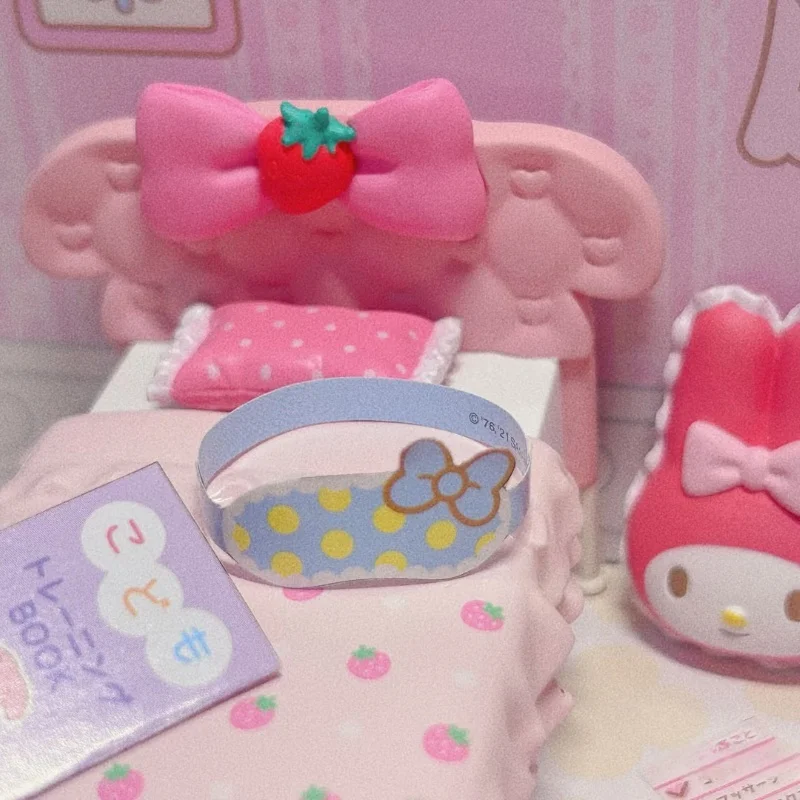 Re-ment Gashapon Capsule Toy Sanrio Blind Box Room Cute Kawaii Strawberry Room Cartoon Miniature Candy Toy Decorazione Regali per bambini