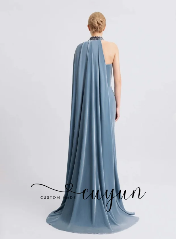 CUYUN Abito da sera da donna in velluto blu nebulizzato personalizzato con colletto con perline a fessura alta Abito da cerimonia lungo da ballo formale senza spalline