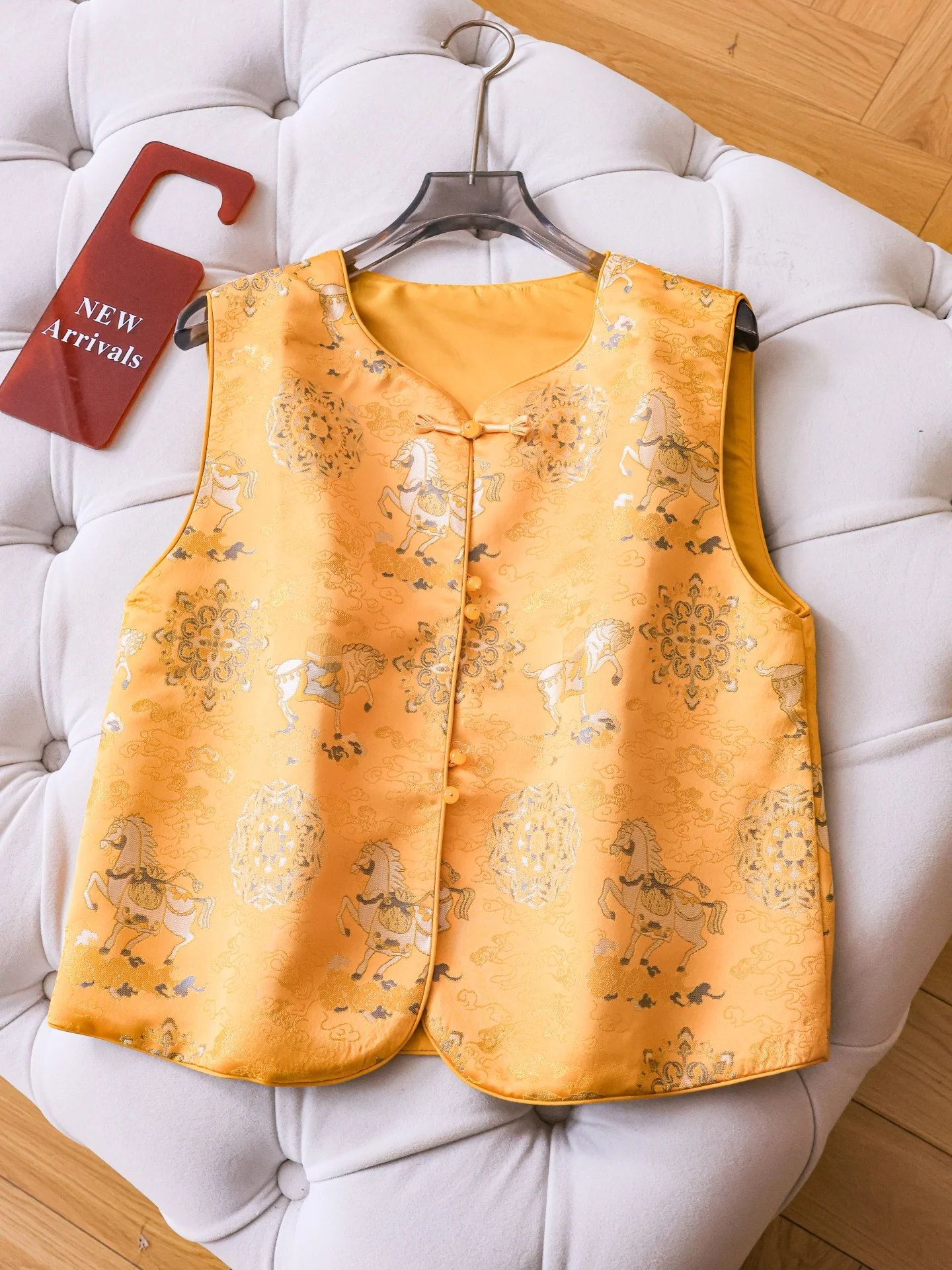 

New Chinese Style Satin Embroidered Gold Sleeveless Vest Tank Top Spring 2026 Women's Jacket Standard Fit round Neck Single B...