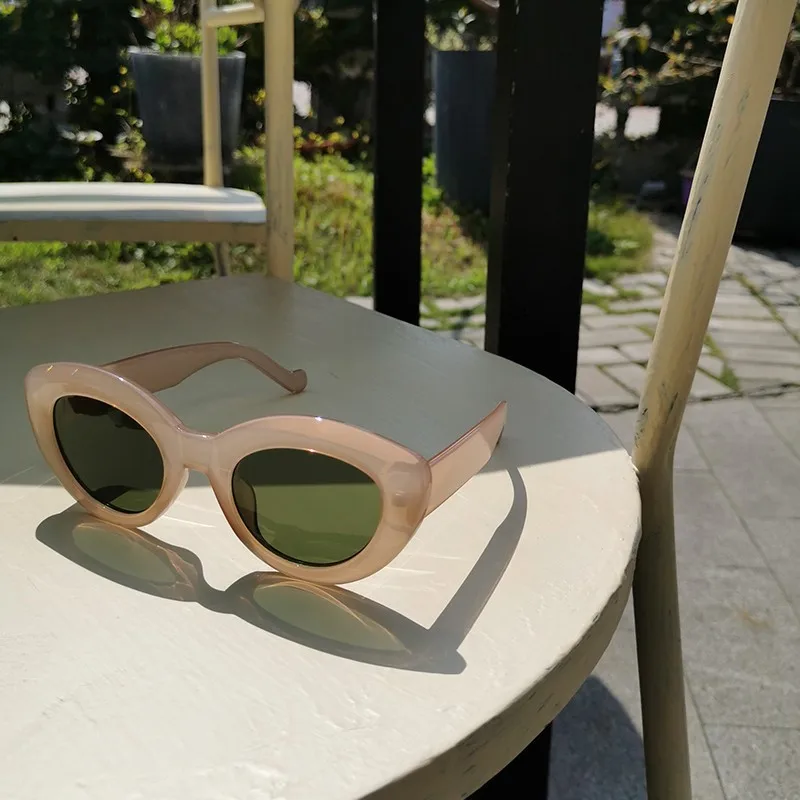 Korea Thick Frame Sunglasses Women INS Street Shot Sunshade Glasses Dustproof Windproof Riding Glasses UV400 Sunglasses