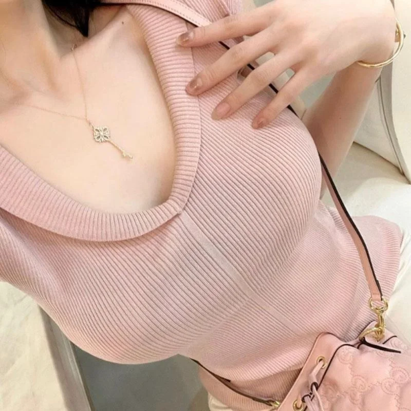 

5Studioz G362 Thin Knitted Sweater V-Ne Padded Cap Sve Highlighting Chest for Women Chinese Brand Ladies T-irt