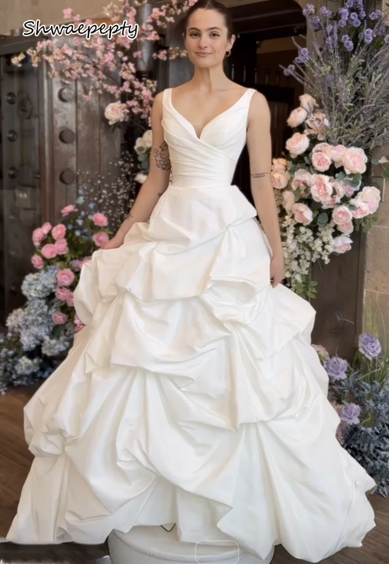 Vintage Victorian Ruched Wedding Dress V-Neck Straps Sleeveless Long White Bridal Ball Gown Customized Vestido De Novia