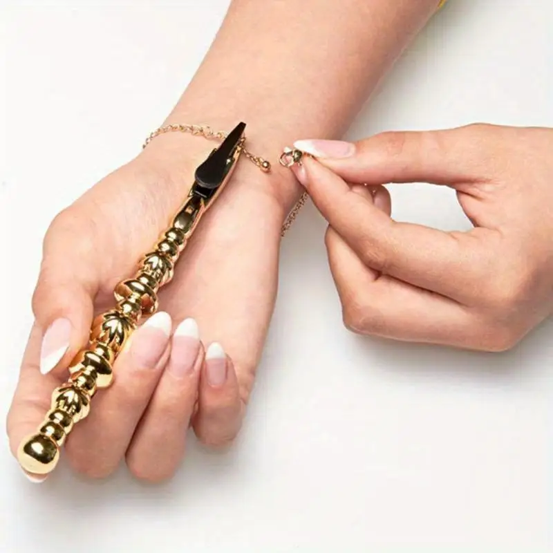 1PC Easy Jewelry Wearing Aid Bracelet Clip for Wristband Lock Helper Practical Accessory