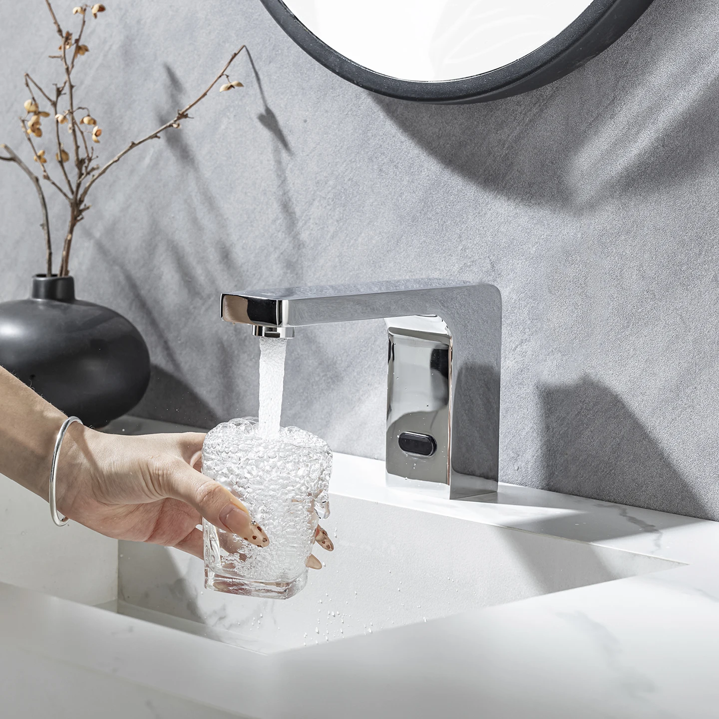Bathroom Sensor Faucet Deck Mounted Single Hole Lavatory Vanity Sink Faucet Modern Washroom Sensor Sink Faucet Chrome - view 2
