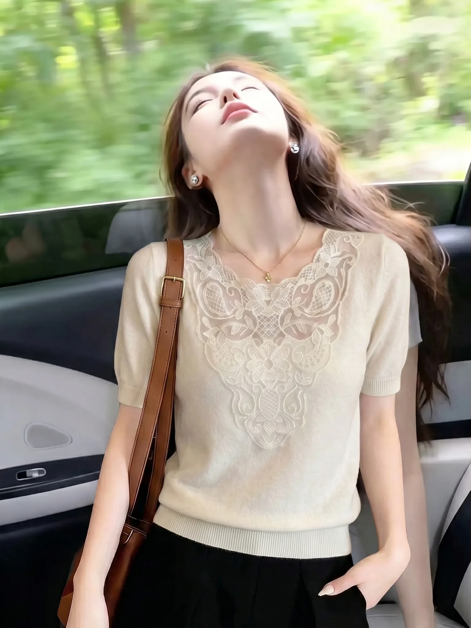 

Elegant Summer Short Sleeve Knitted Top Women's Skin-friendly Fashion Design Sensible Korean Style Straight Cut Silk Shirt