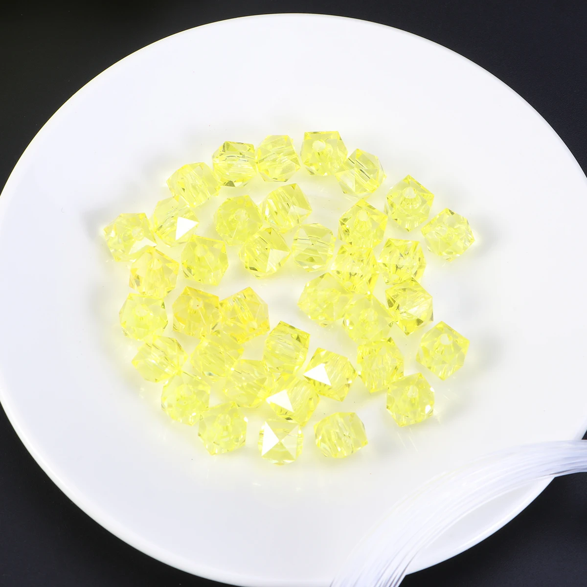 

950pcs Square Acrylic Beads Diy Craft Jewelry Material Transparent Bead Box For Bracelet Necklace Makingbright Yellow
