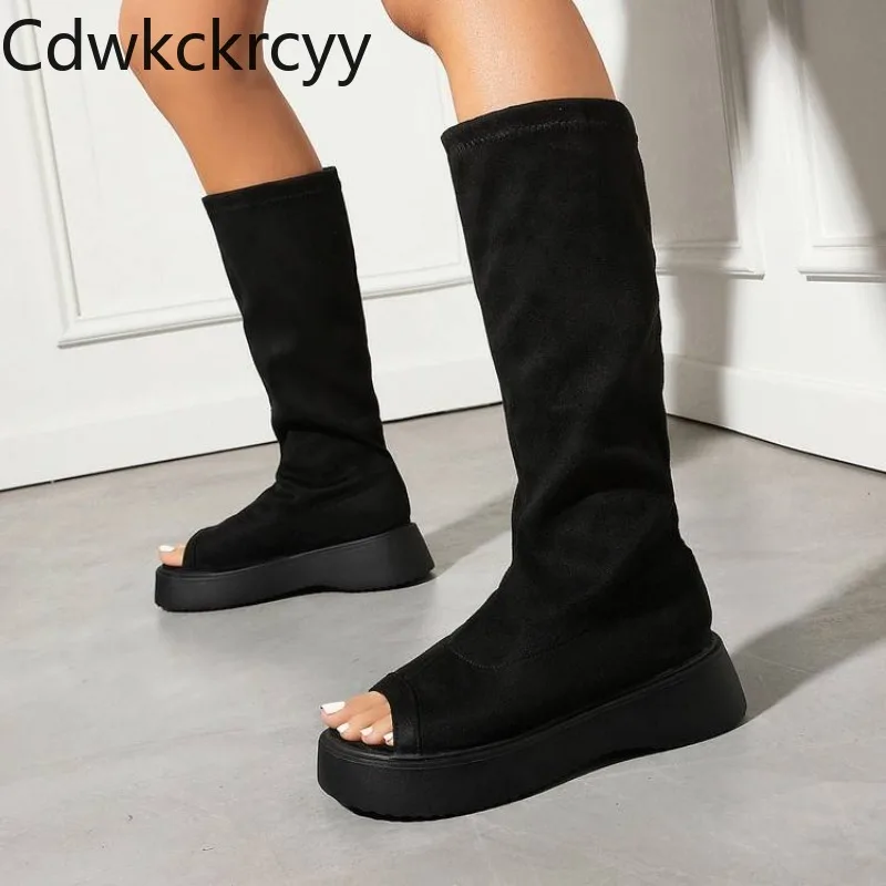 Frühling und Sommer, neuer Stil, modische High-Heels-Sandalen, schwarz, offener Zehenbereich, römischer Stil, Freizeit, Studentin, coole Damenstiefel, Höhe 4,5 cm
