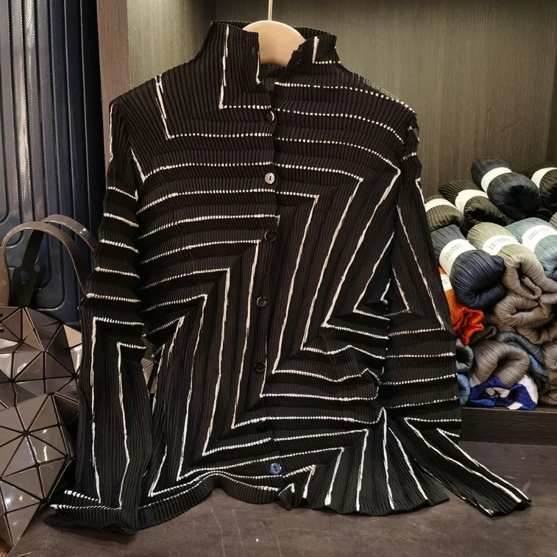 Miyake Plissee High Neck Shirt Design Unregelmäßige Gefaltete Langarm Gestreiften Hemd Frauen 2025, Frühjahr Neue Plissee Top