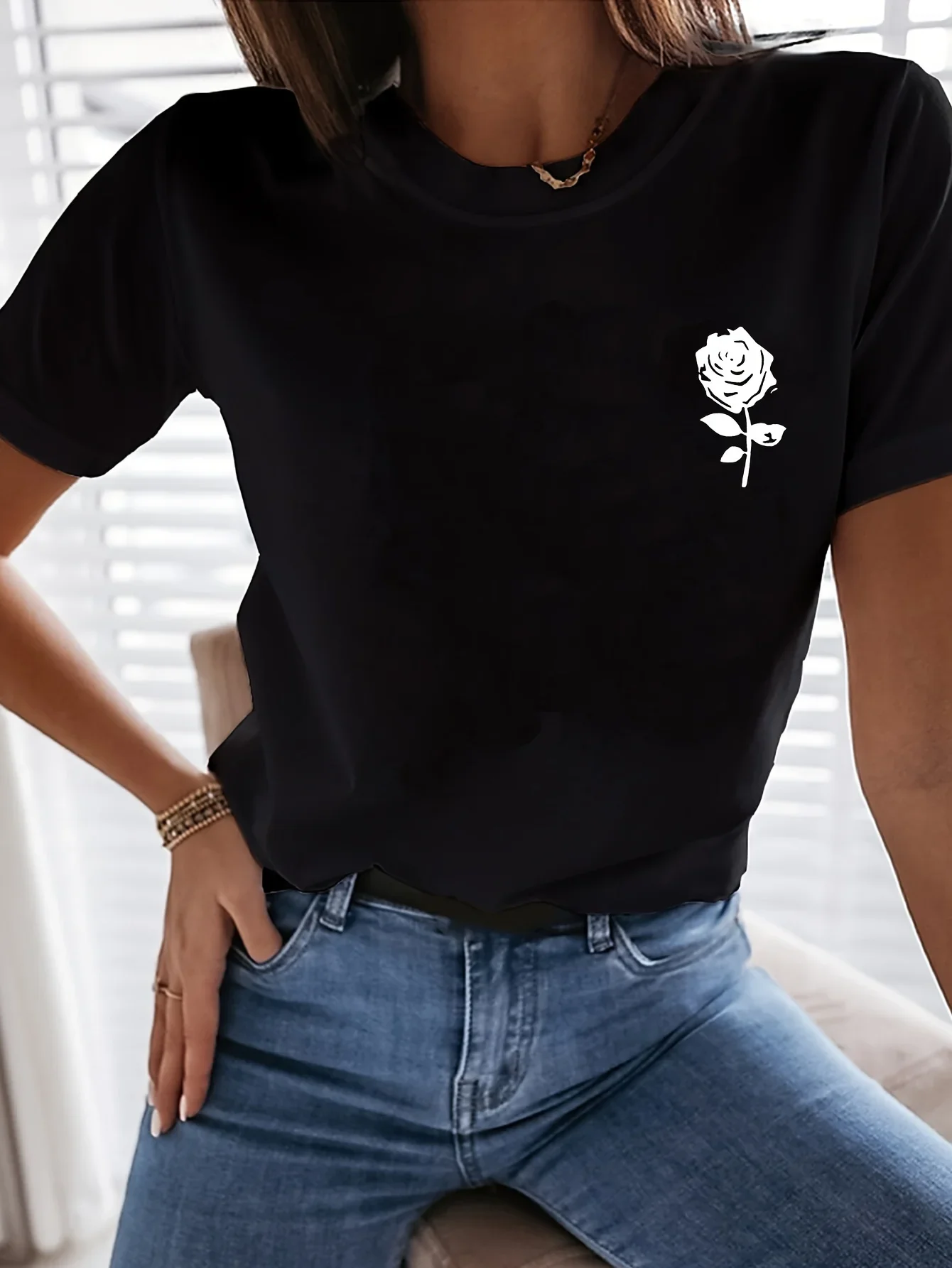 

Fashion Casual Soft Short Sleeve Tees Comfortable Clothes Simple Rose Flower Printing T-Shirts for Womens