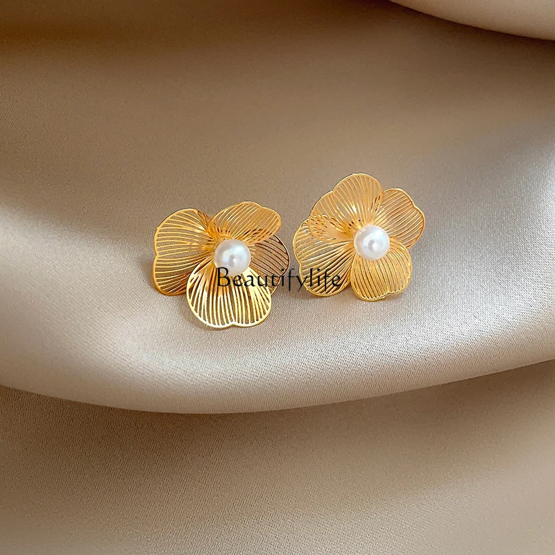 Light luxury temperament gold brushed pearl stud earrings niche high-end exquisite earrings