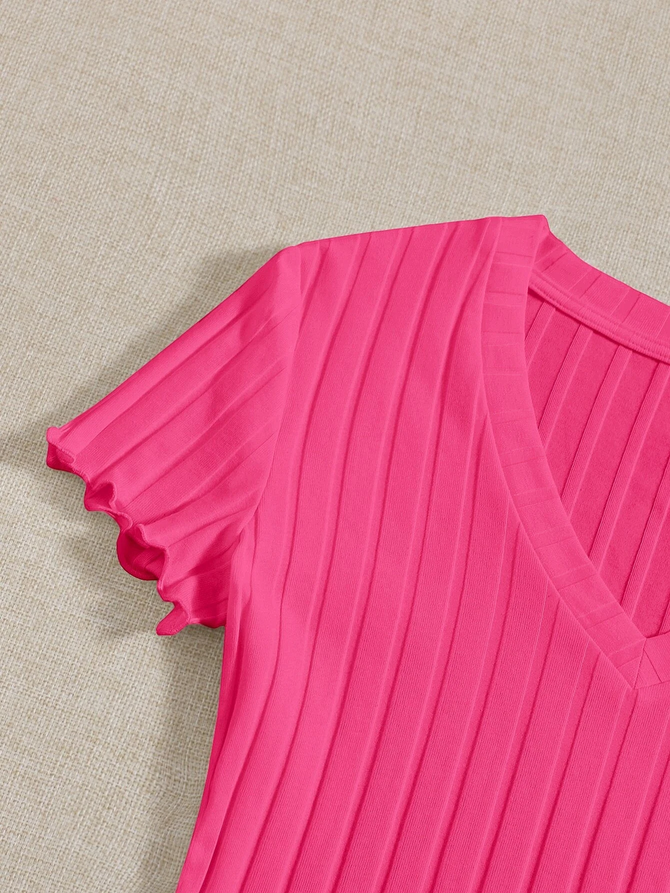 Neues kurzärmeliges, schmales T-Shirt mit V-Ausschnitt, sexy und vielseitiger, eng anliegender Jumpsuit. – Detail 9