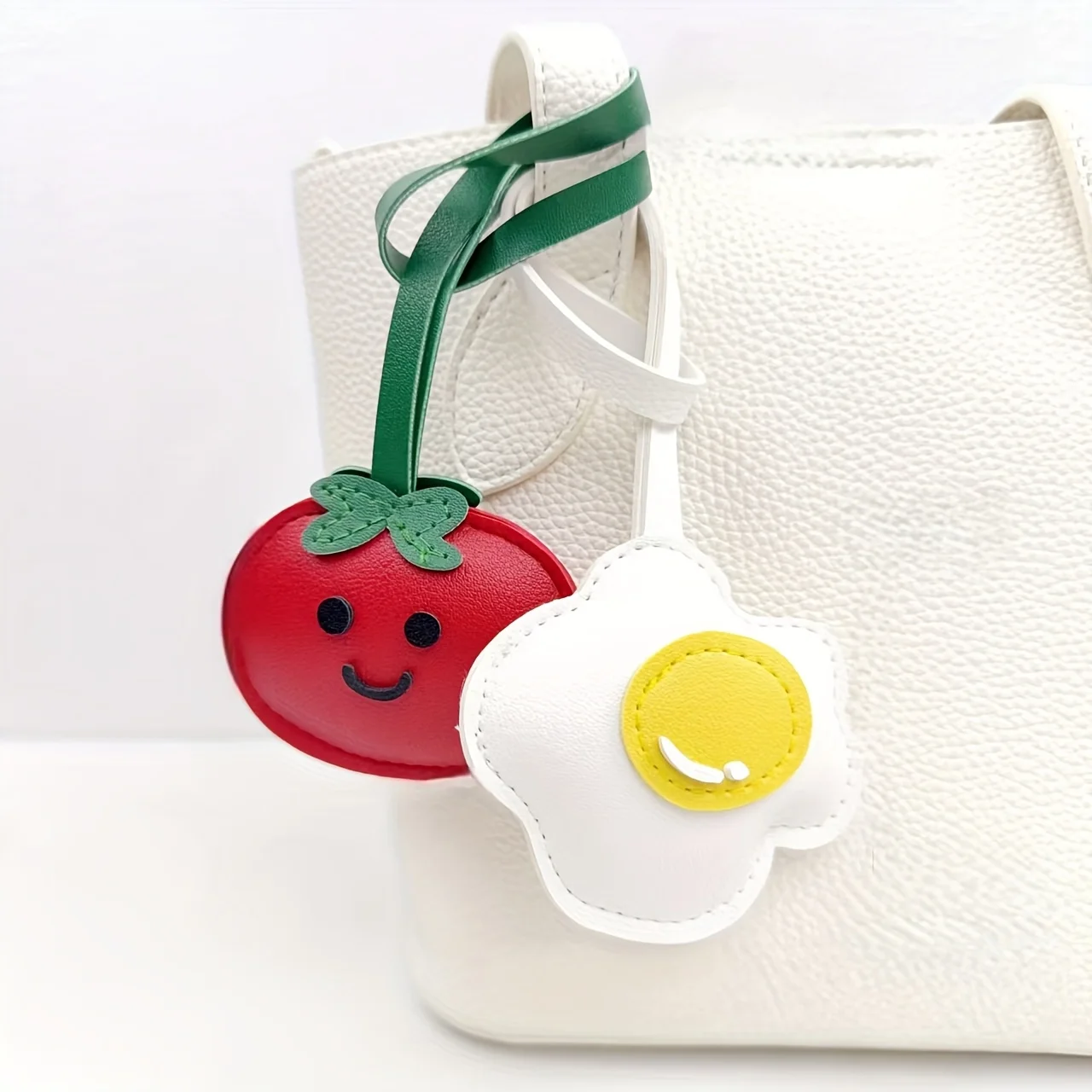1pc New Cute Fried Egg Tomato Bag Charm,Creative Exquisite Couple Pendant Accessory,Cute Charm,Fashion Accessory,Creative Design