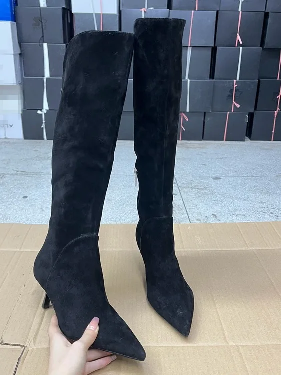 

Модные однотонные кожаные сапоги с заостренным носком и боковой молнией на высоком каблуке, женские высокие сапоги на весну-осень, на резиновой подошве