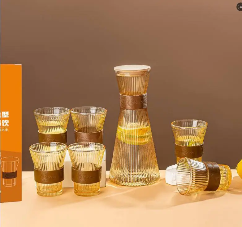 Modern 1L Ribbed Glass Water Jug with Wood Lid for Restaurant Hotel Home Use Versatile Drinkware for Water Juice Drinks 7pcs set