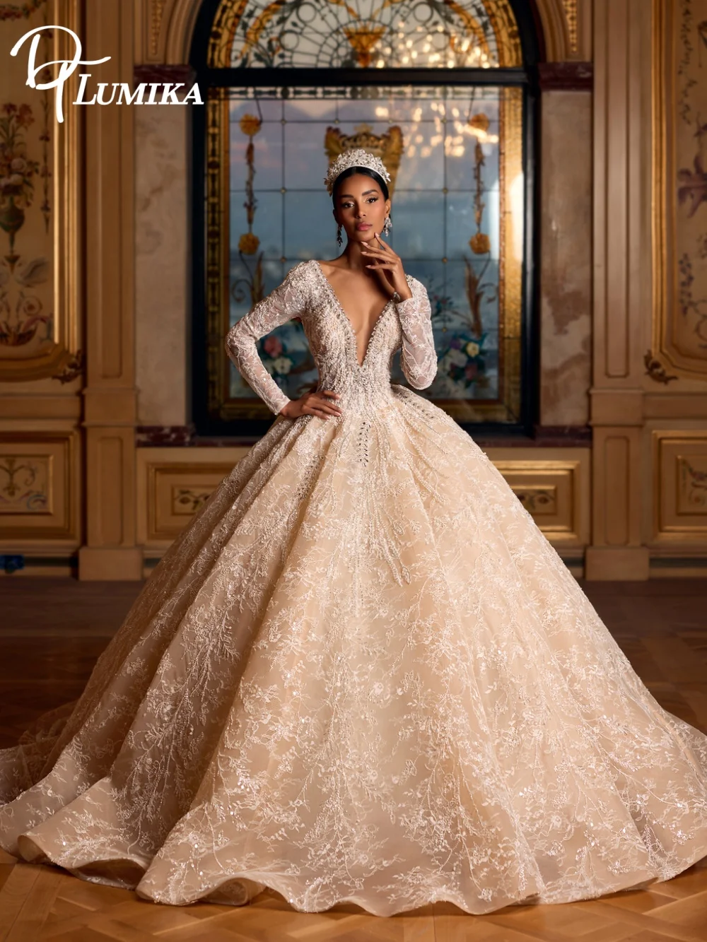 Elegant Long Sleeve Wedding Dress Intricate Deep V Neck Beaded Glamorous Floral Lace Bridal Gown for Brides Vestidos De Novia