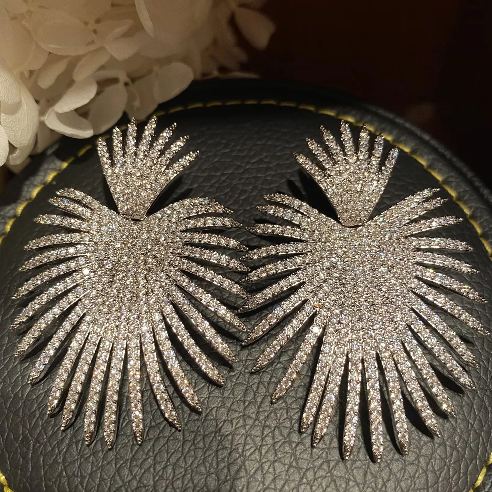 

Серьги ciliy Exaggerated Leaf с кубическим цирконием, в форме большого цветка, элегантные, роскошные, свадебные украшения для женщин