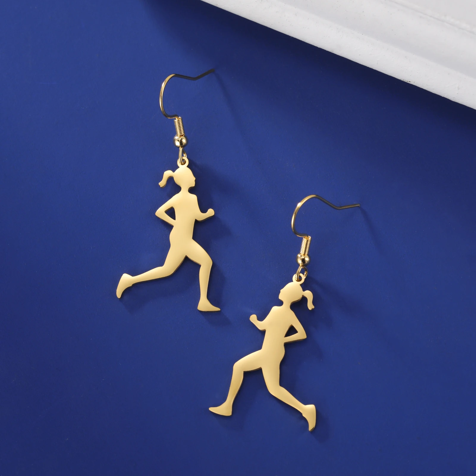 Unift Running Girl Dangle Earrings Stainless Steel Runner Earrings for Women Fashion Sport Marathon Jewelry Fitness Lovers Gift