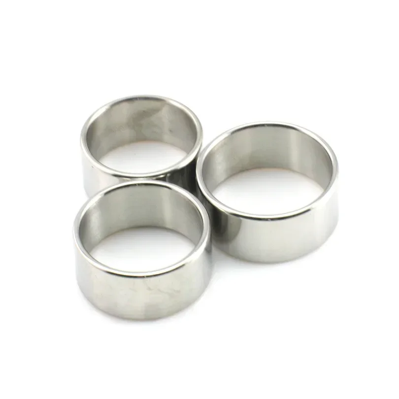 セックス製品金属コックペニスリング男性のための遅延射精持続時間勃起陰嚢拘束睾丸ストレッチマッサージ