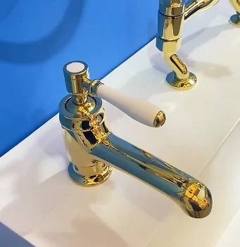 British Classics Single Handle All Brass Deck Mounted Faucet Touchless CE Approval for Gym 5 Years Warranty Brushed Factory