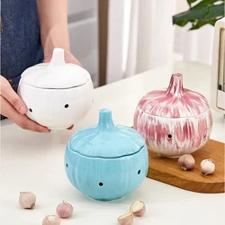 New Kitchen Storage Box Mildew Prevention Ginger Garlic Pot Storage Bottle Organizer Hollow Ceramic Pot Onion Shape Storage Tank