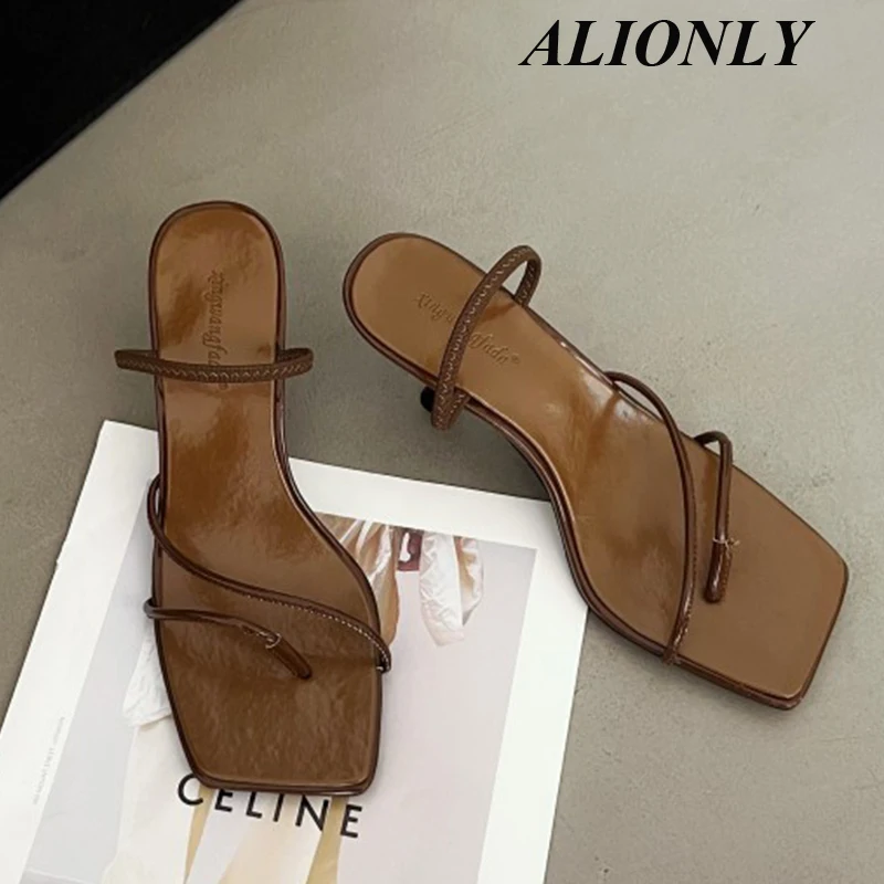 Alionly 2025 Summer Shoes Women Sandals Narrow Band Vintage Square Toe Flat Cross Strap Thong Sandals Shape Design Women Shoes