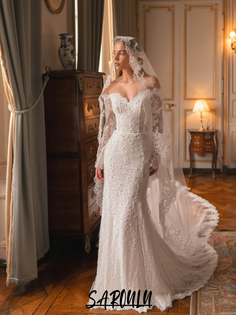 

Classic Pearls Women's Mermaid Wedding Dress With Lace Appliques Court Train Bride Gown Off Shoulder Delicate Customized No Veil