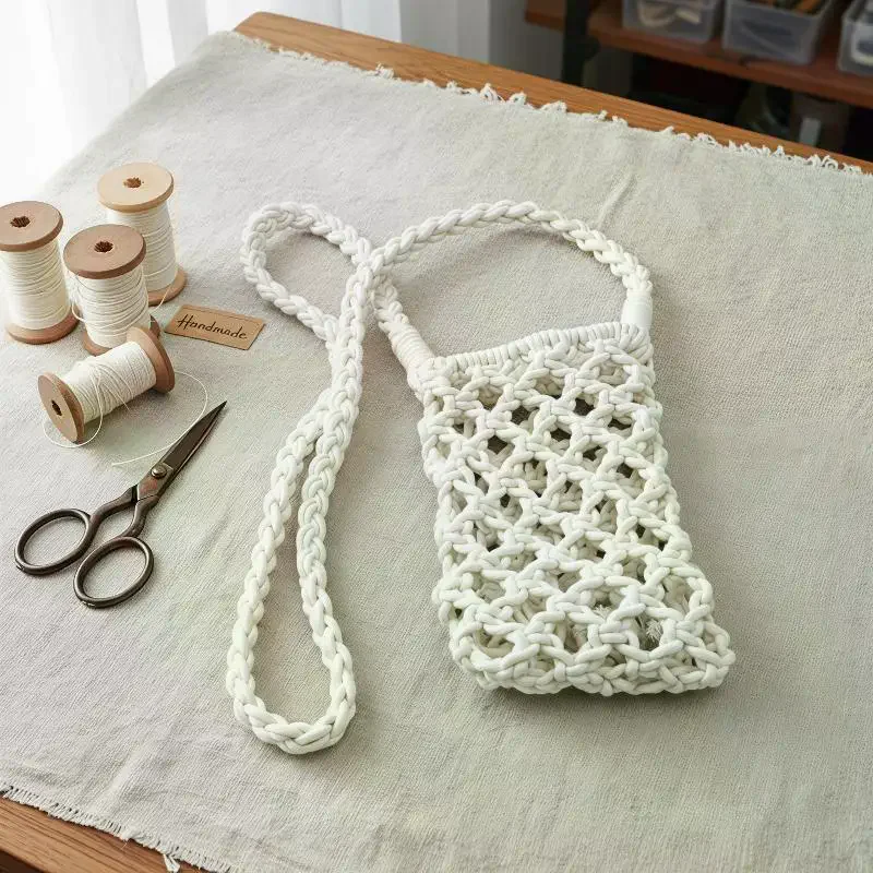 Vintage Hollow Woven Crochet Phone Crossbody Bag Lightweight Braided Small Shoulder Bag for Ladies Vacation Gift