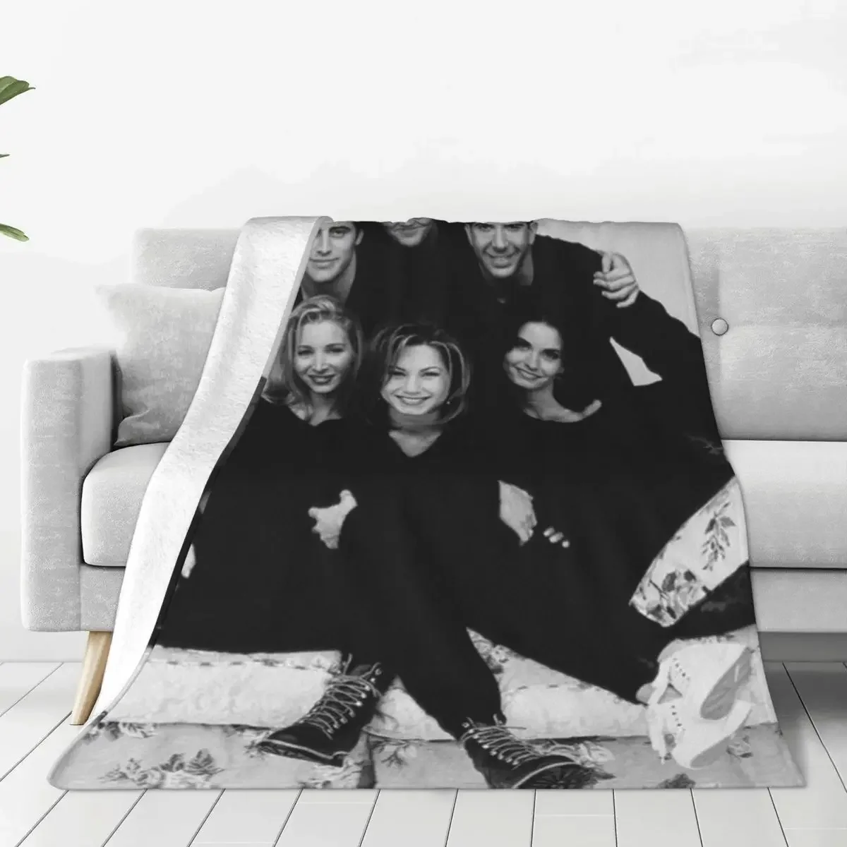 

Friends TV Show Blanket Sofa Cover Flannel Textile Decor Portable Lightweight Throw Blanket for Bed Couch Bedspread
