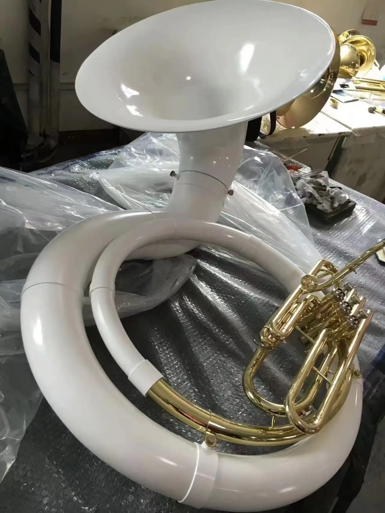 White Fiber with Brass Material Valve Gold Lacquer Section Sousaphone