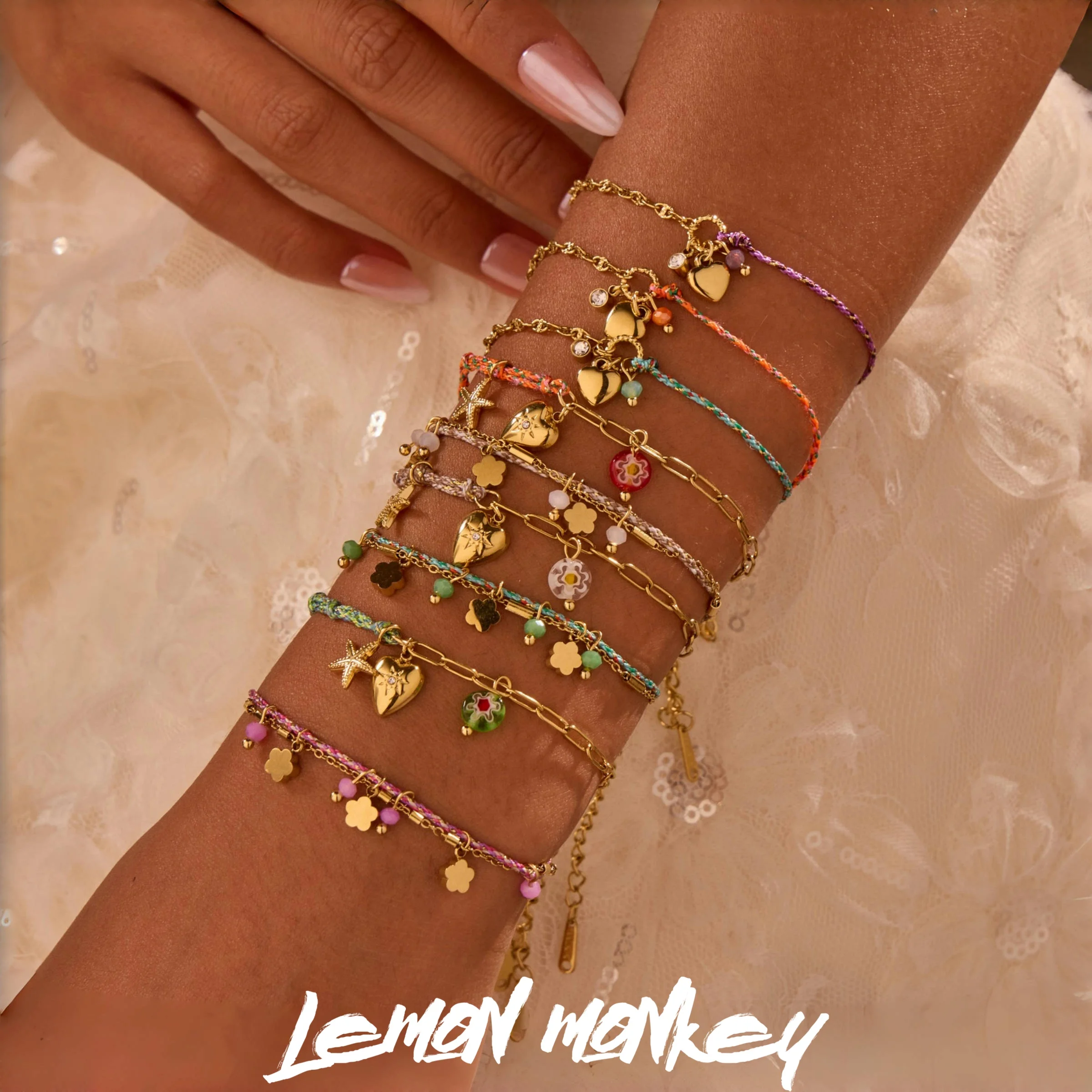 

Multi-pendant heart-shaped bracelet made of stainless steel, gold-plated 18k electroplated with starfish for vacation