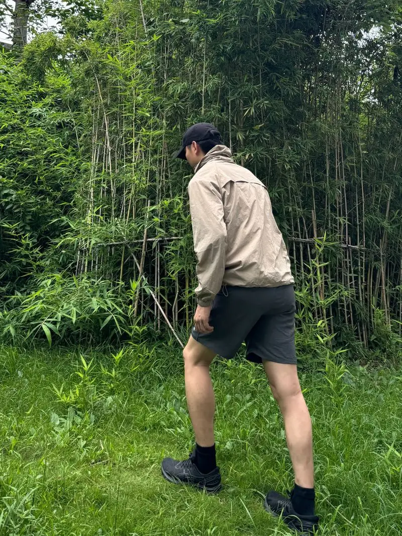 Herren Sommer-Kühljacke mit Sonnenschutz UPF50+, Schnelltrocknend, Atmungsaktiv, mit Kapuze, Windbreaker für Outdoor-Aktivitäten, Wandern, Camping, Radfahren – Detail 33