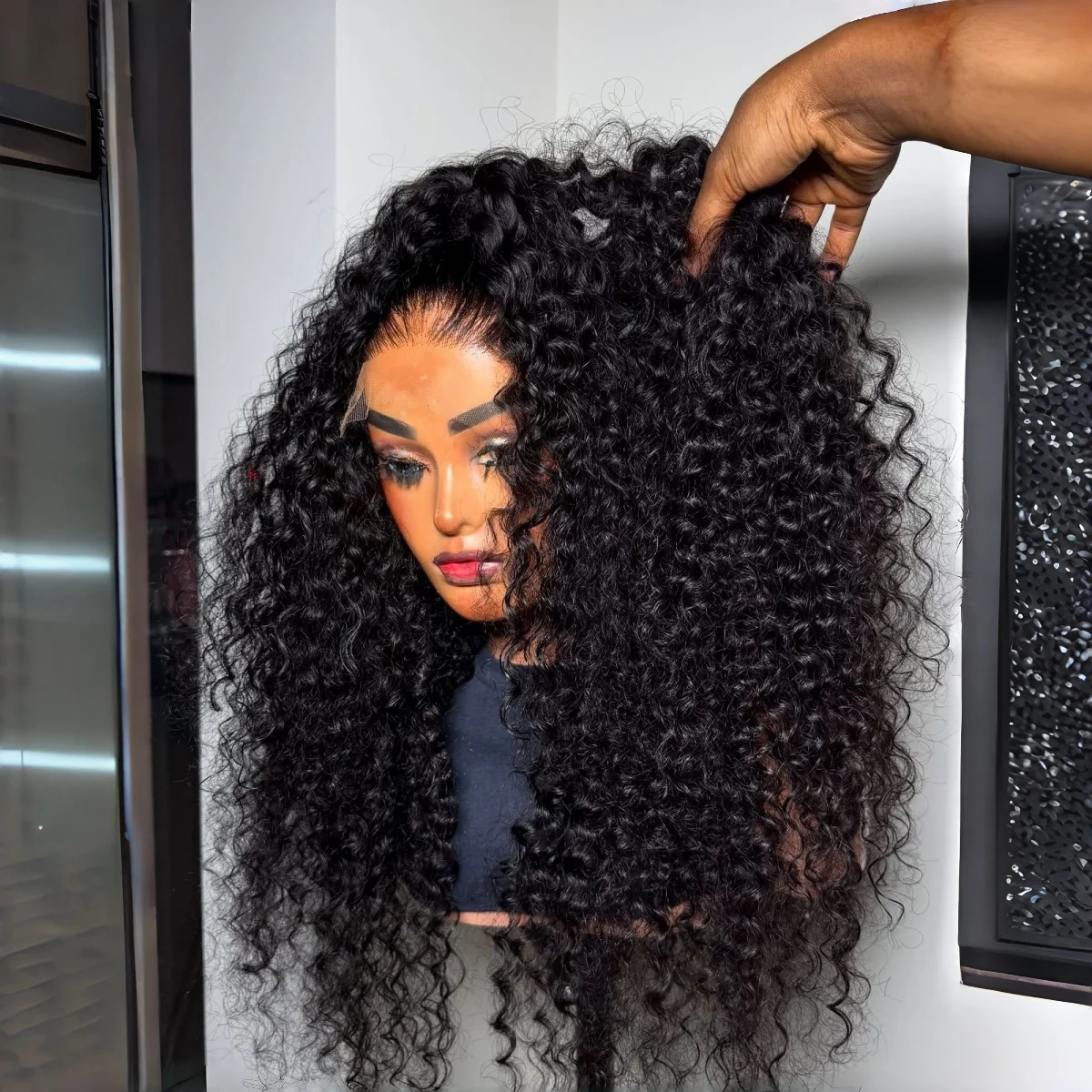 

Натуральный черный кудрявый парик без клея, 180% плотность, 26 дюймов, с кружевной передней частью, для женщин, с эффектом натуральной линии роста волос, предварительно проработанная линия роста волос, с детской прядью