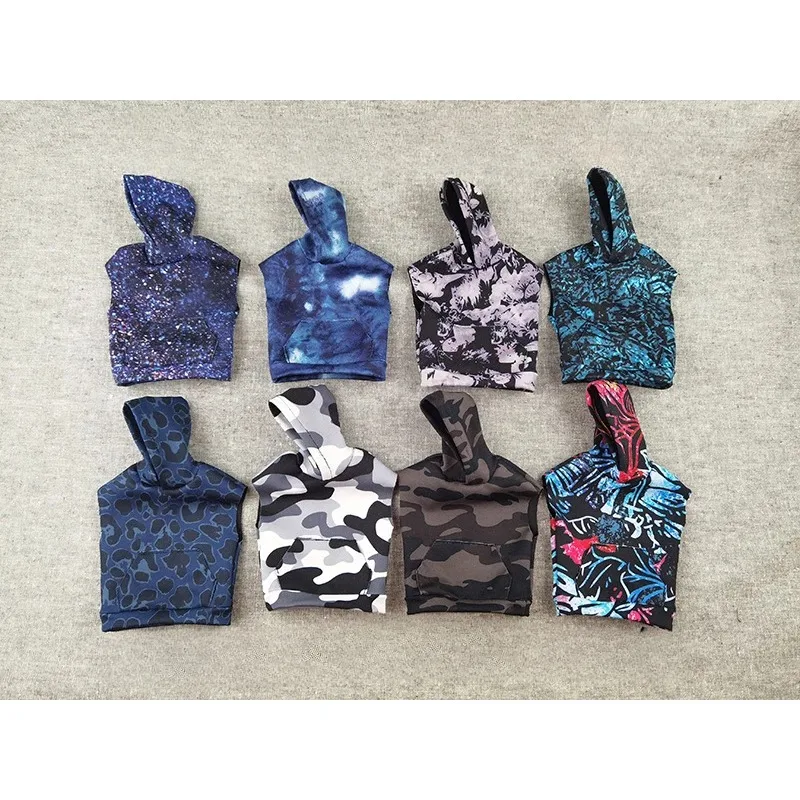 Zestaw ubrań dla figurek akcji 12 cali: modne szorty z kapturem i nadrukiem, spodnie, model w skali 1/6, dla mężczyzn, idealny na prezent.