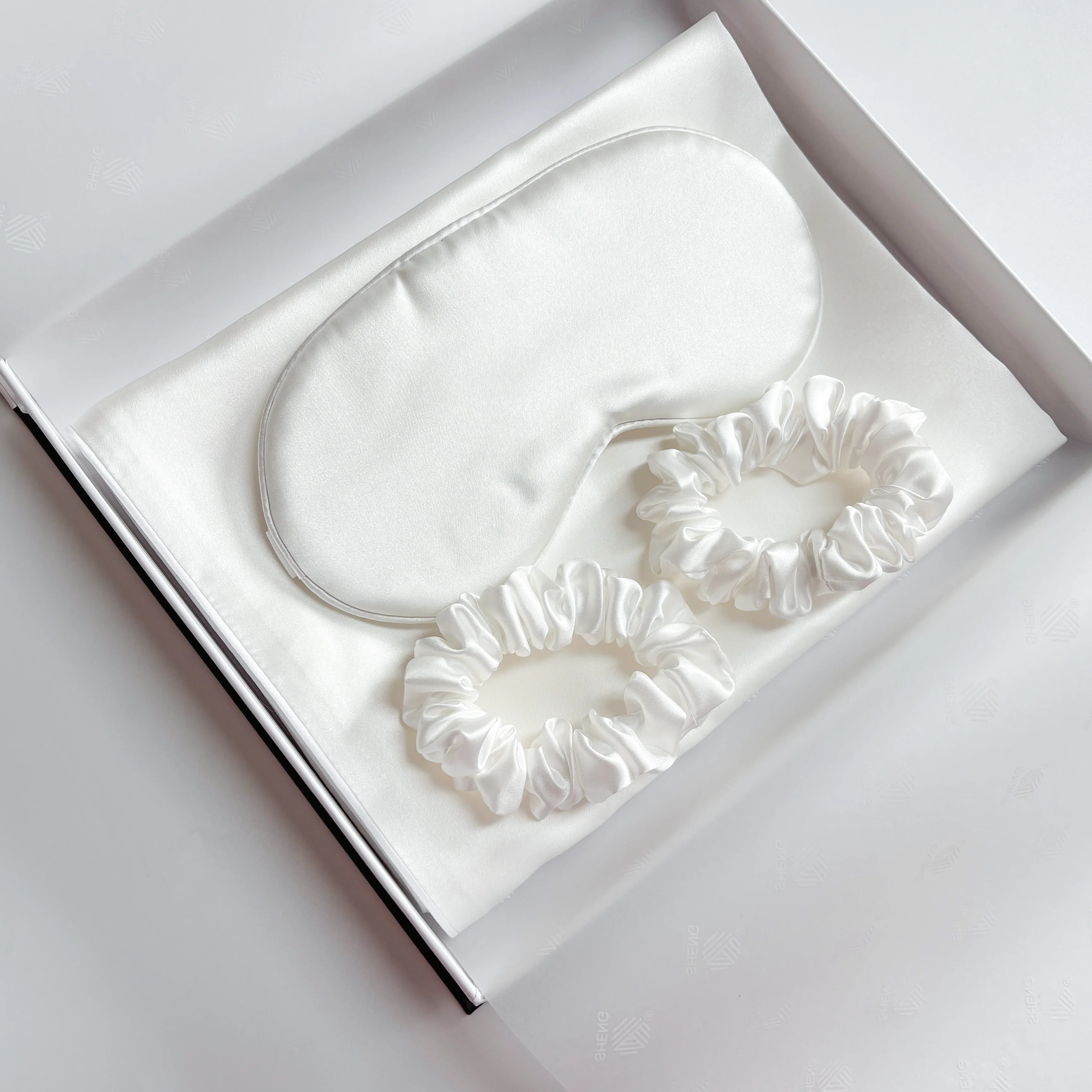 

Special Offer Modern Style Gift Set Customized 19mm 100% Mulberry Silk Pillow Case Silk Sleep Eye Mask