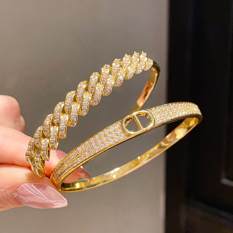 

Складной браслет с застежкой-тогл, минималистичный позолоченный браслет, изящное украшение для повседневного ношения, универсальное и стильное.