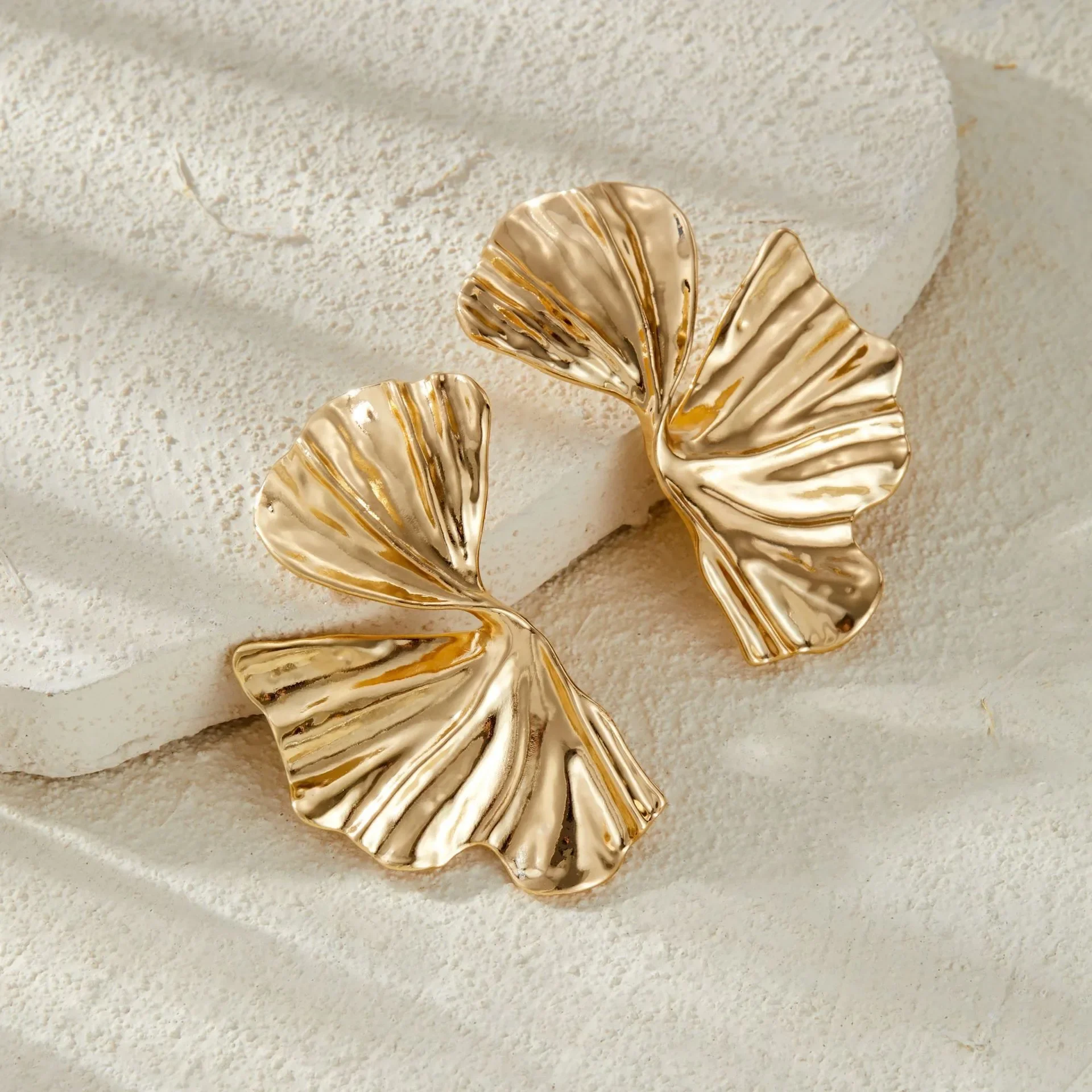 CCB-pendientes dorados de hoja de Ginkgo grande para mujer, joyería creativa suave y exagerada con personalidad Simple y versátil, regalo para niña