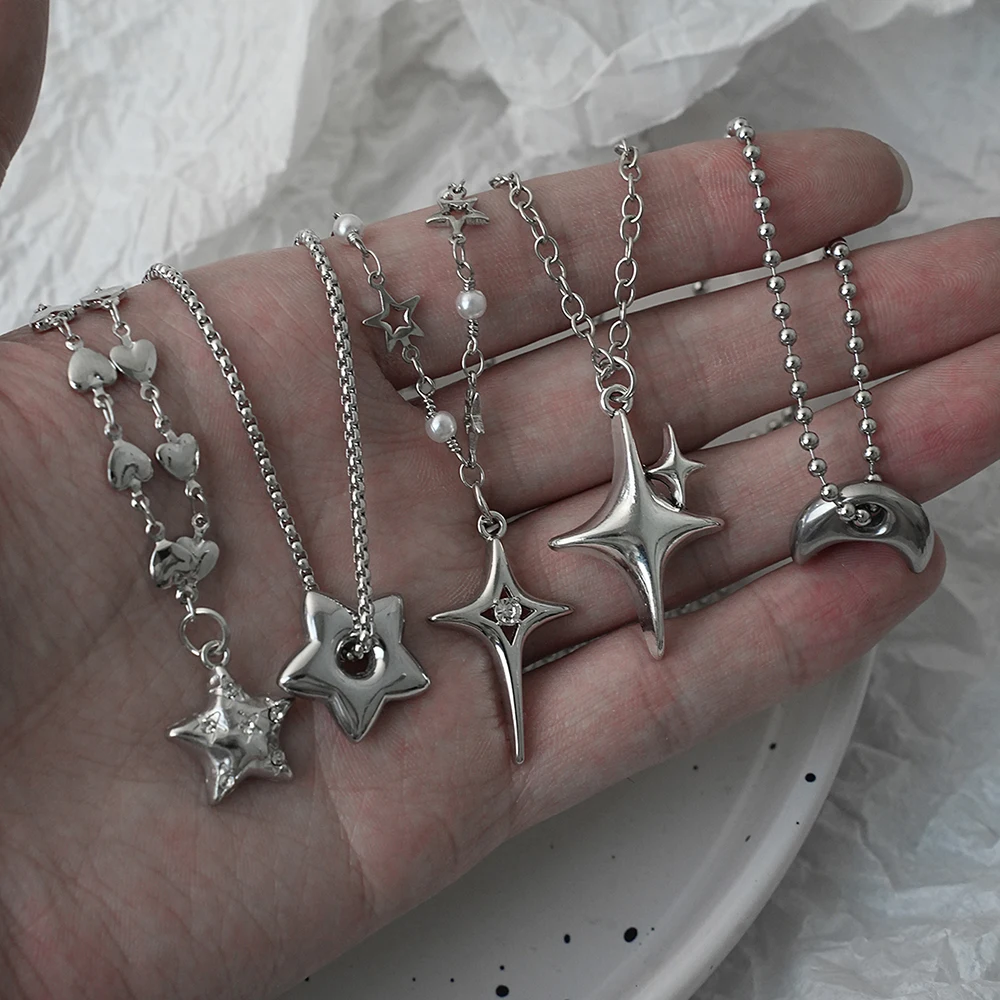 Conjunto de collar con colgante de luna Mangxing Y2K, collar de cadena de hueso de serpiente de amor con estrella de diamante de agua con incrustaciones personalizadas, adecuado para mujeres