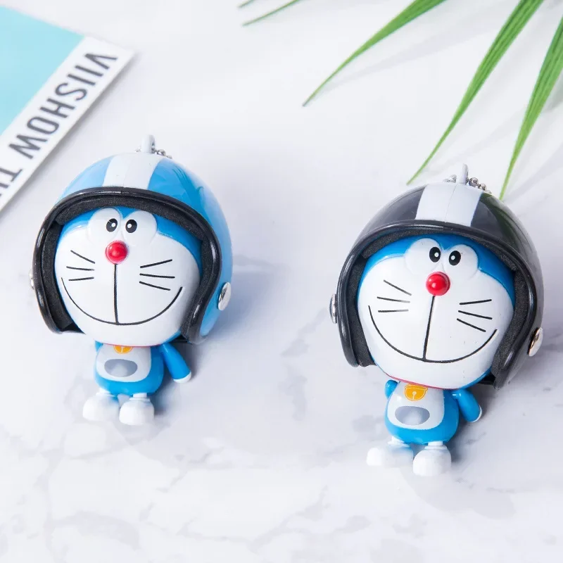 Anime Doraemon Schlüssel bund Cartoon Doraemon Figur Aktion bunte Helm Glocke Spielzeug Autozubehör Dekoration Kinder Weihnachts geschenk