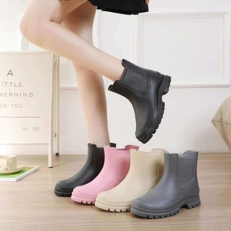 Nuove scarpe da acqua da donna stivali da pioggia da lavoro all\'aperto impermeabili da donna stivali da cucina in gomma antiscivolo leggeri da donna