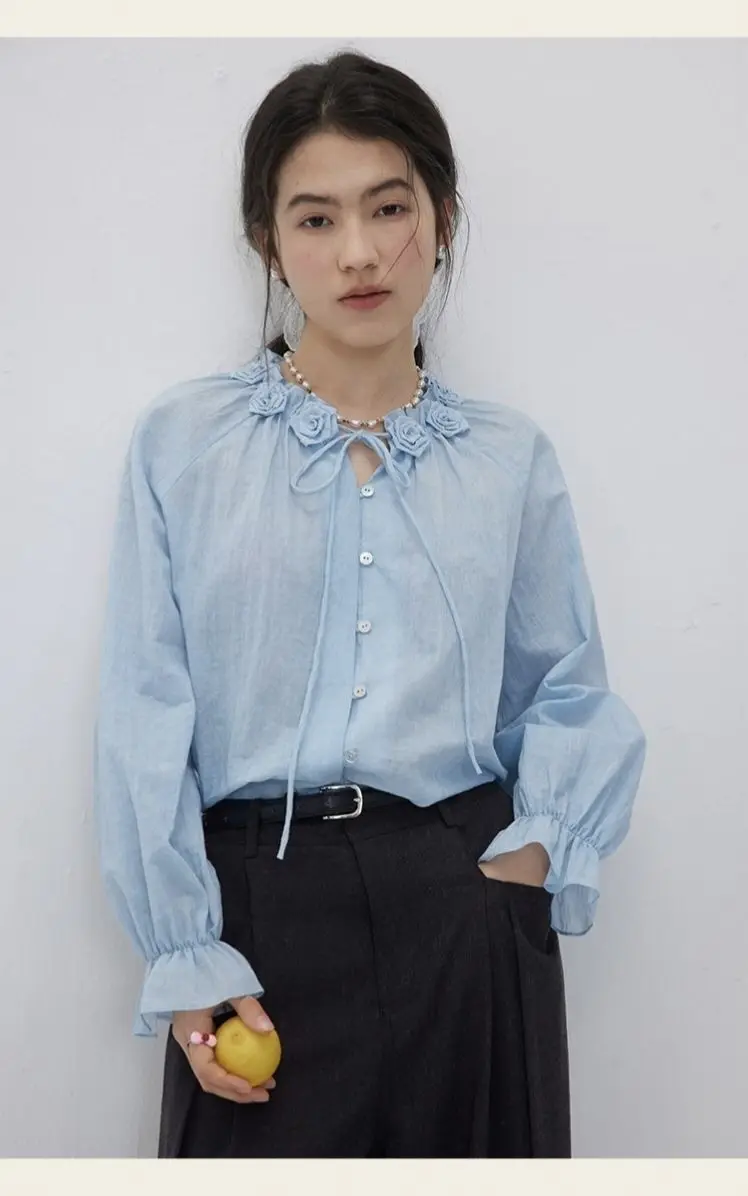 

Женская летняя блузка с круглым вырезом и рукавами-трубами, на шнуровке, в стиле французского ретро, с объемными цветами, дизайн 2025 года