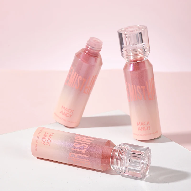 ملمع شفاه ماك اندي إير العاري يرطب ويعرض الألوان، ليس من السهل الالتصاق على ملمع الشفاه الأحمر والبني