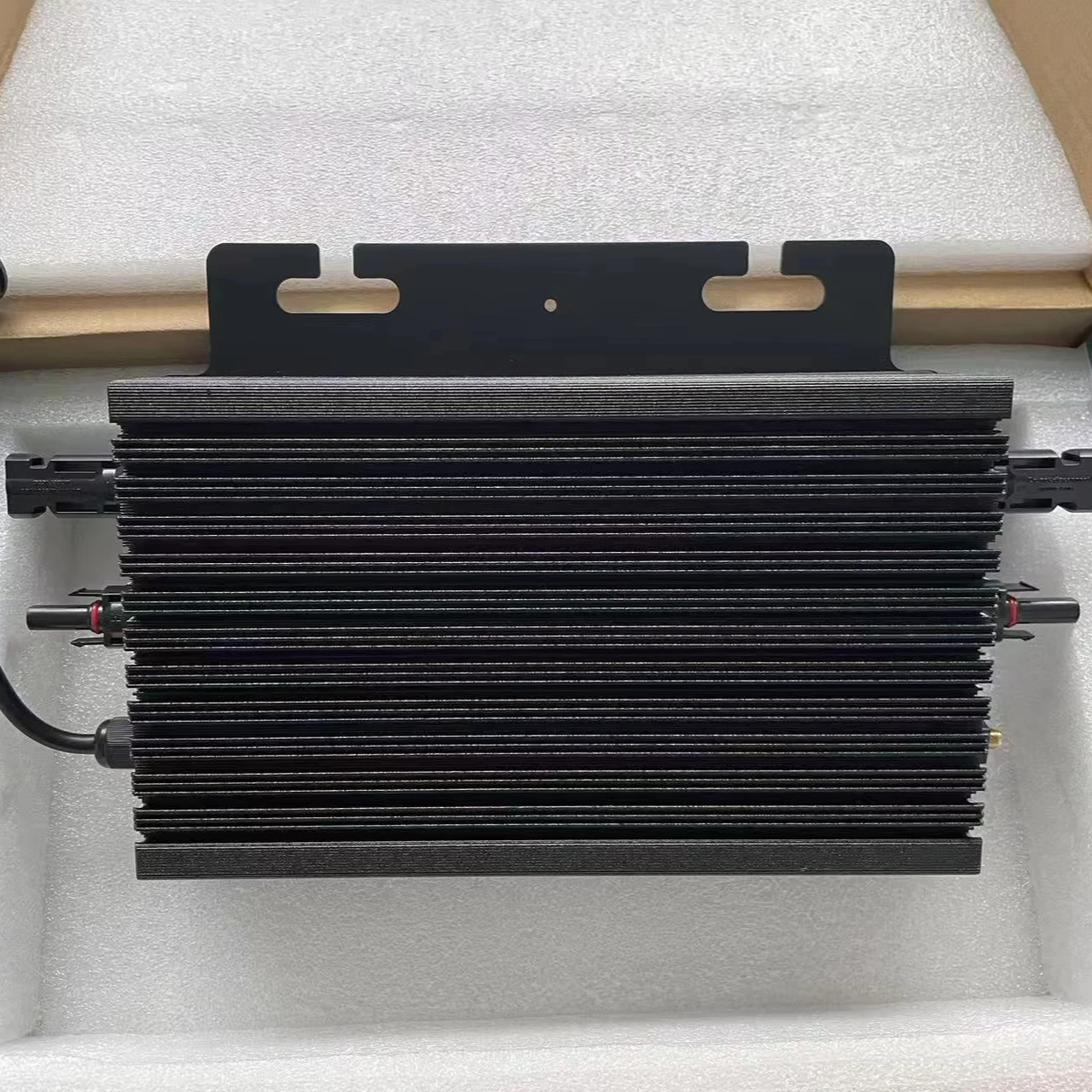 High Efficiency Grid Connected Micro Inverter Built-in WiFi MPPT Remote Monitoring Waterproof Solar System