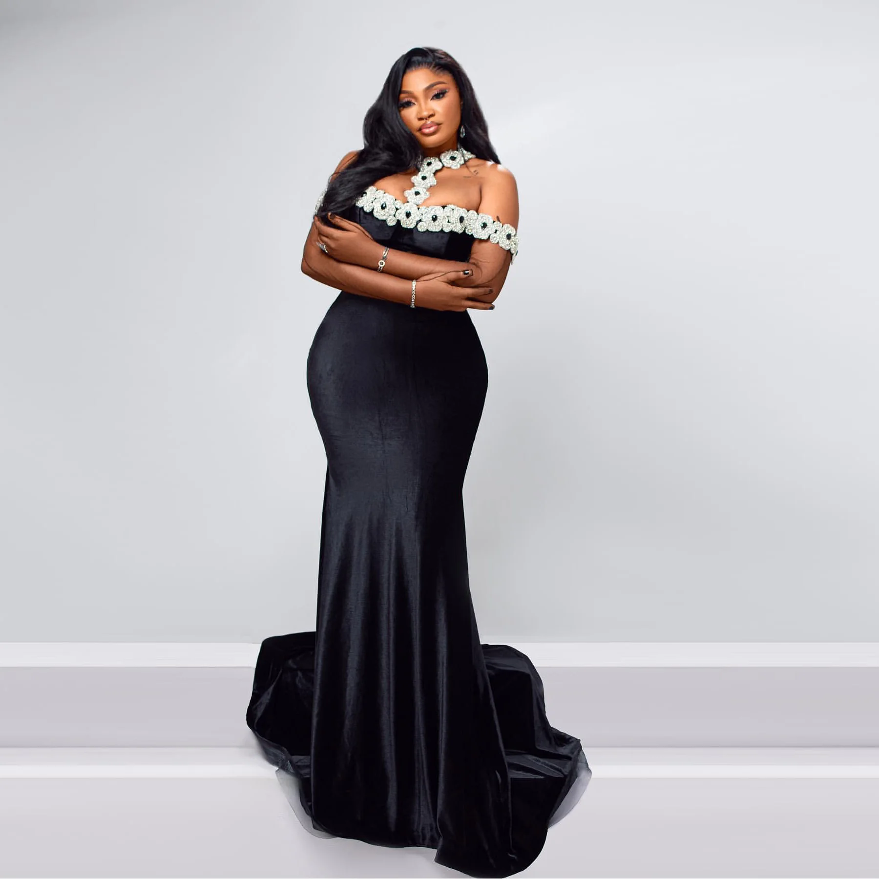 

Crystals Velvet Halter Evening Formal Party Second Reception Gowns Aso Ebi Black Mermaid Prom Dresses Off Shoulder Prom Dress
