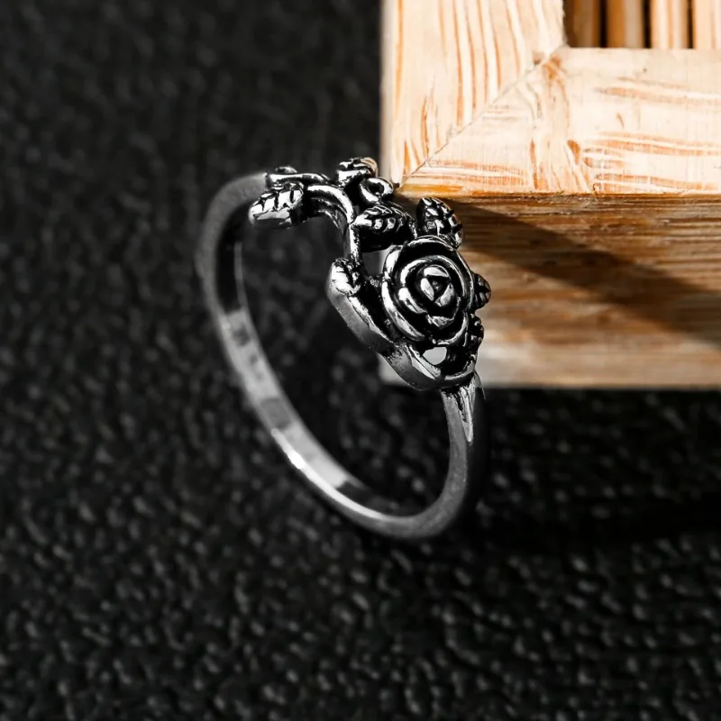 

Fashion Simple Rose Ring for Women Vintage Silver Color Bride Index Finger Ring Gothic Girls Jewelry Accessories Holiday Gifts