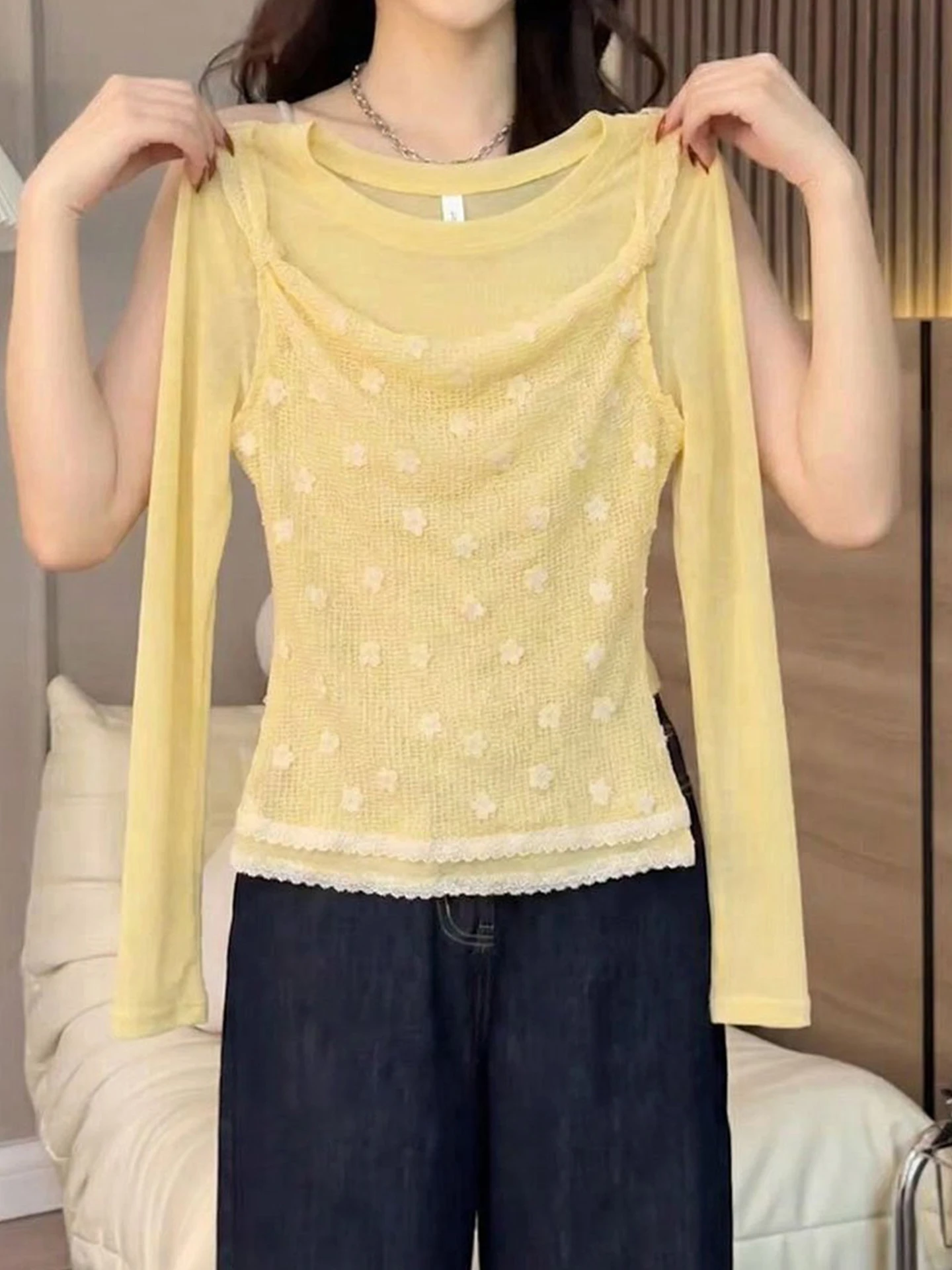 

Sweet Illusion Two-Piece Long Sleeve T-Shirt Stylish round Neck Slimming Top Fashionable Early Spring Commute Straight Cut Silk
