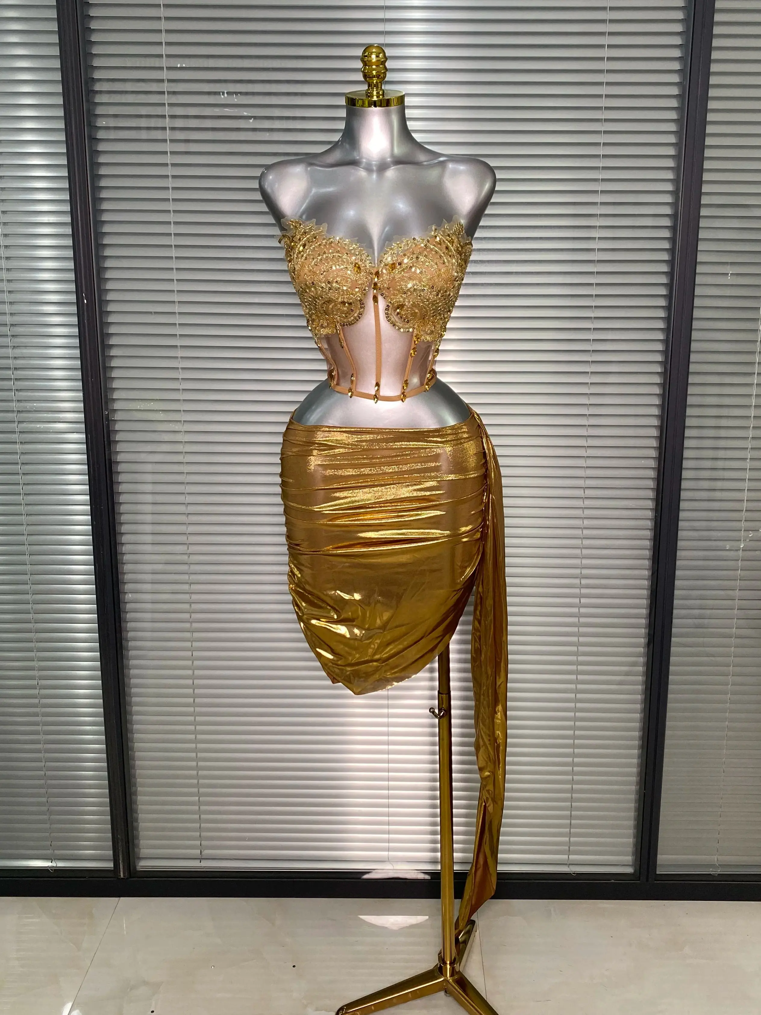 Women Sexy Sequins Gold Two Pieces Set Crystal Diamonds Night Club Sparkly Skirt Suits Adjustable Singer Dancer Stage Costume