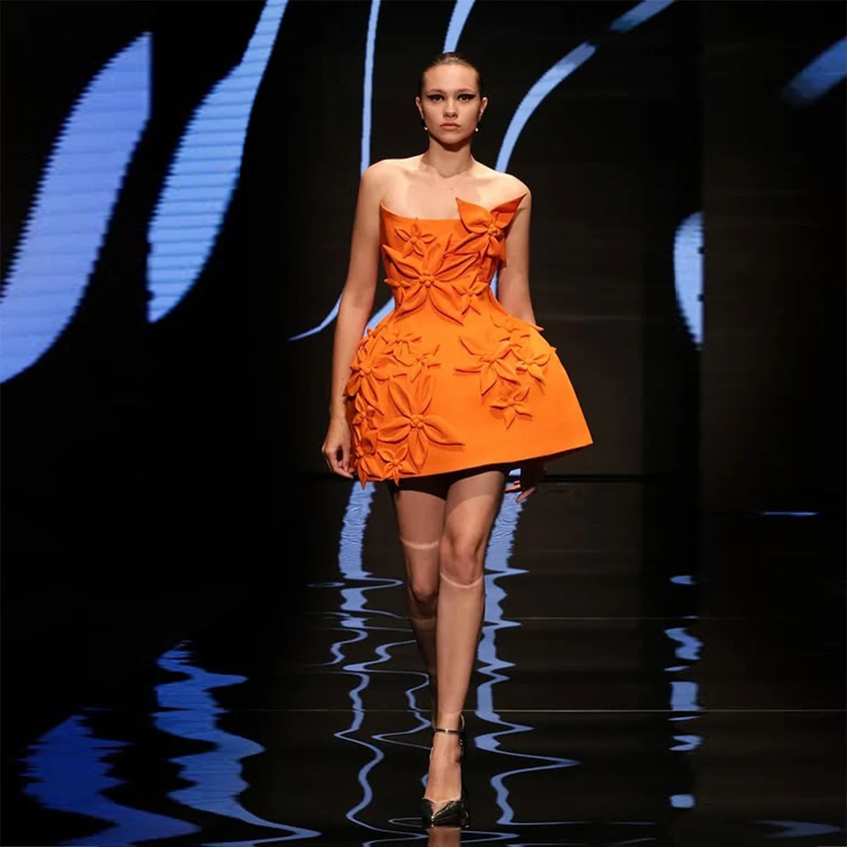 

Сексуальное оранжевое атласное платье для выпускного вечера, сексуальное без бретелек с 3d цветочной аппликацией выше колена, вечерние платья для девочек, коктейльное платье