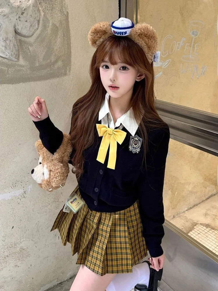 

Комплект Briti Sle20 orm Sweet Spicy Plaid Плиссированная юбка Длинный све Открытый кардиган Верхняя одежда Многослойная осенняя мода